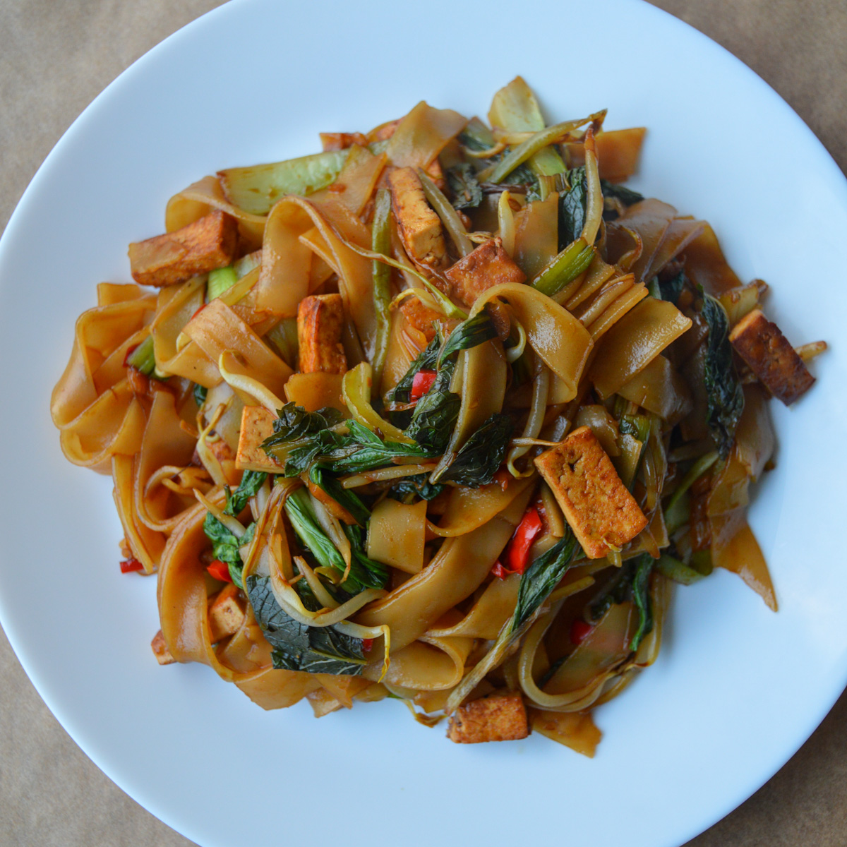 Vegetarian Drunken Noodles (Pad Kee Mao) » Travel Cook Repeat