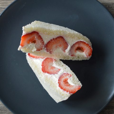 Strawberry Sando (Japanese Fruit Sandwich) » Travel Cook Repeat